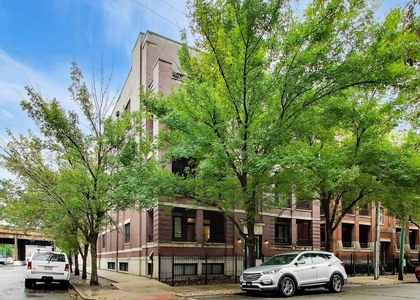 693 N Peoria Street - Photo 1
