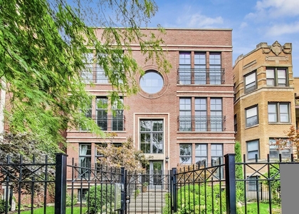 4721 N Malden Street - Photo 1