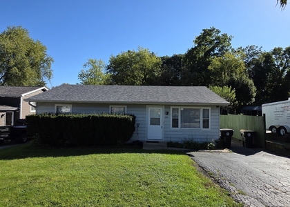 1114 N Oak Terrace - Photo 1
