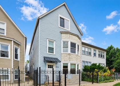 2909 N Ridgeway Avenue - Photo 1