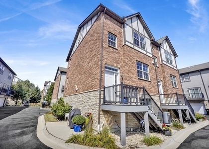 150 S Myrtle Avenue - Photo 1