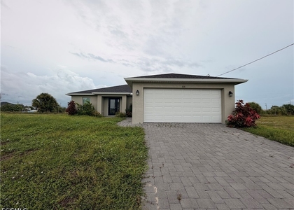 808 Nw 9th Street - Photo 1