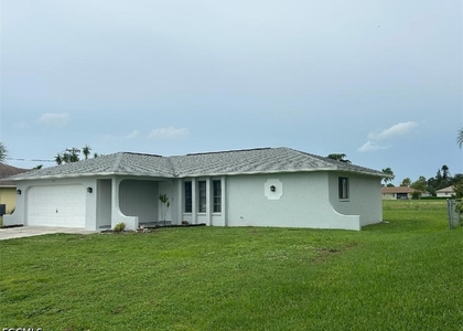 1030 Se 5th Avenue - Photo 1