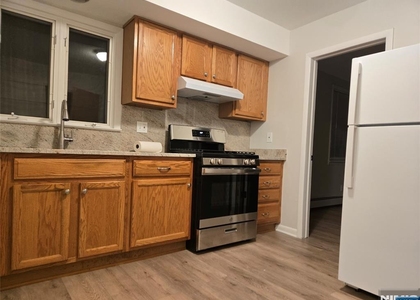 182 Main - Photo 1