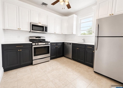 622 Hackensack - Photo 1