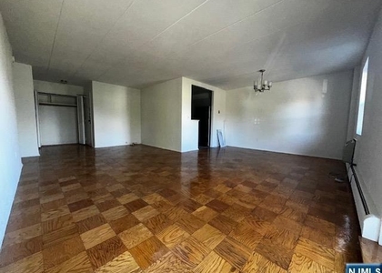 77 Prospect - Photo 1