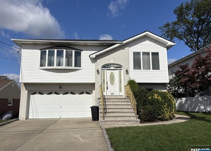 147 11th - Photo 1