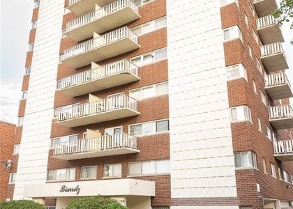2180 Center - Photo 1