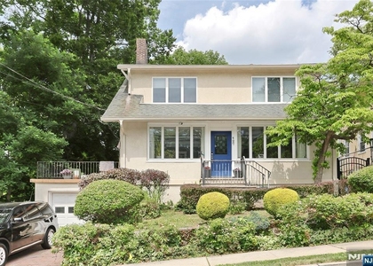 127 Howard - Photo 1