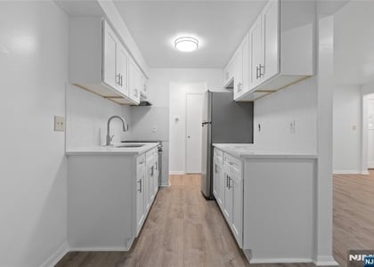 325 Westervelt - Photo 1