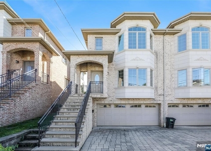 64 W Harwood - Photo 1