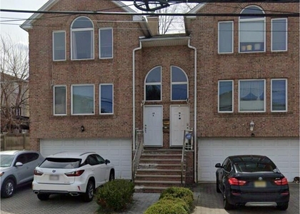 18 E Washington - Photo 1