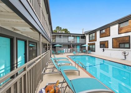 311 Hawthorne Street - Photo 1