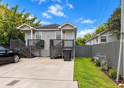 724 E 39th Street - Photo 1
