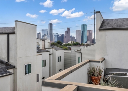 1513 Spring Street - Photo 1