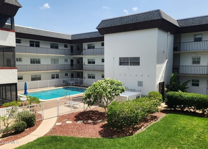 725 Port Malabar Boulevard Ne - Photo 1