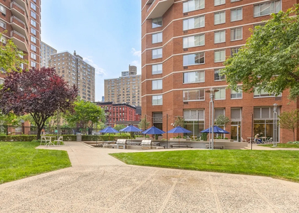 Second Avenue - Photo 1