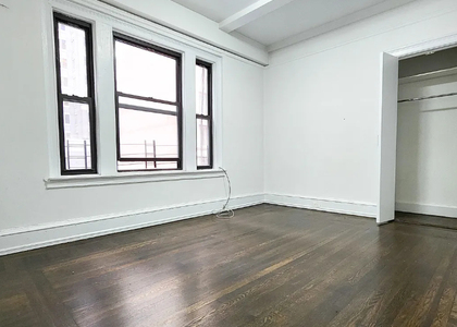 West 55 Street - Photo 1