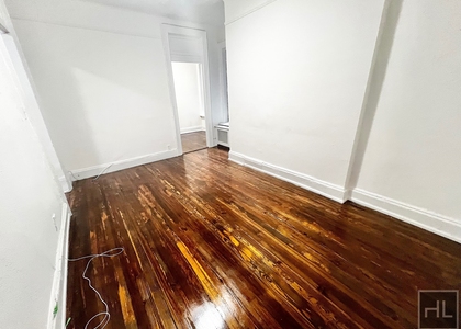 York Avenue - Photo 1