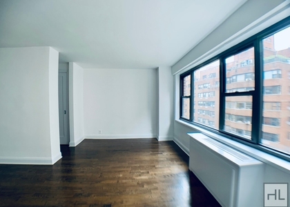 East 56 Street - Photo 1