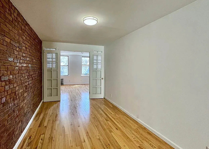 29 Essex Street - Photo 1