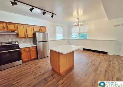 1166 Fullerton Avenue - Photo 1