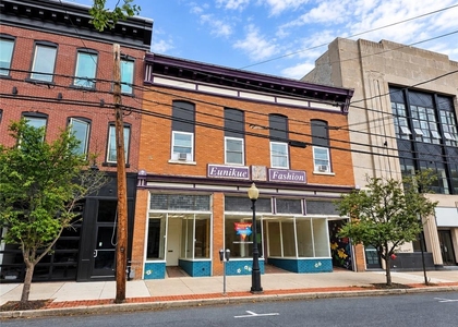 31 Broadway - Photo 1