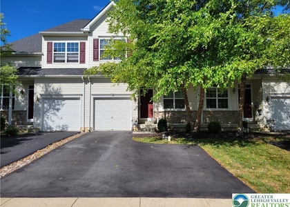 929 King Way - Photo 1