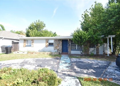 1909 13th Avenue S - Photo 1