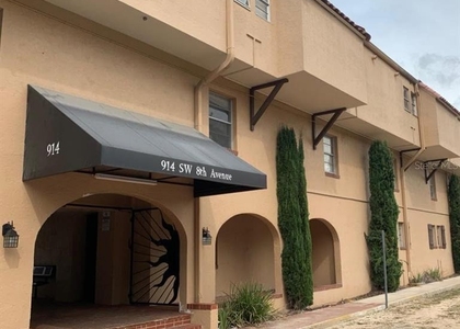 914 Sw 8th Avenue - Photo 1