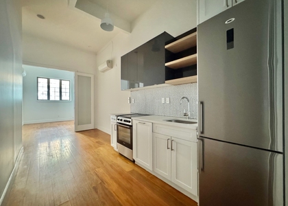 228 Kingsland Avenue - Photo 1