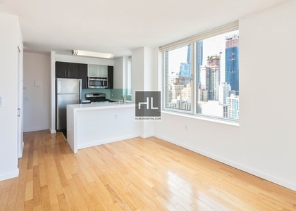 West 37th Street - Photo 1
