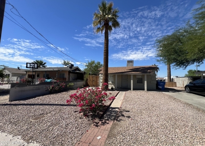9622 N 12th Avenue - Photo 1