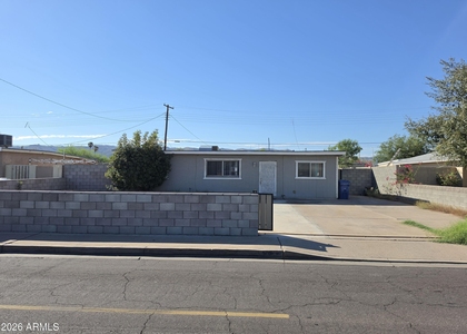 919 E Vineyard Road - Photo 1