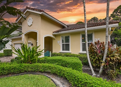 521 Ne Abaca Way - Photo 1