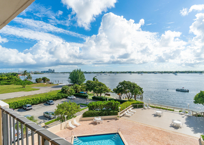 5600 N Flagler Drive - Photo 1