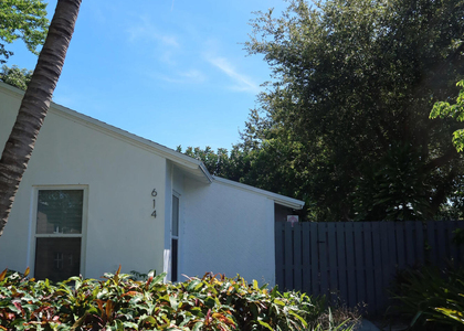 614 Palm Street - Photo 1