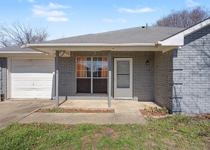 114 Prairie Creek Circle - Photo 1
