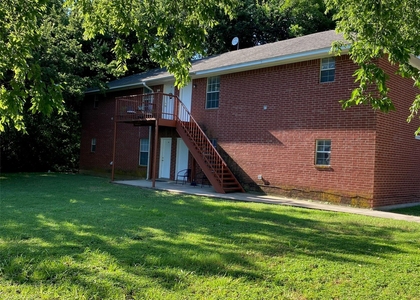 105 S Wilson Street - Photo 1