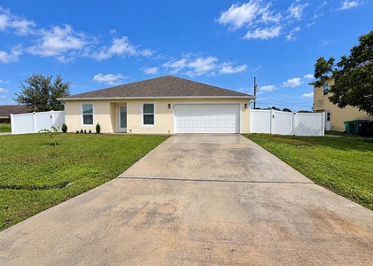 597 Nw Kilpatrick Avenue - Photo 1