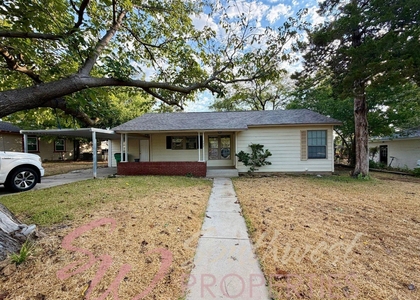 107 Greenview Drive - Photo 1