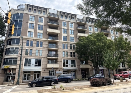 718 W Trade Street - Photo 1