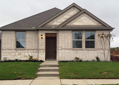 2512 Pikes Peak Way - Photo 1