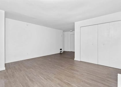 Fulton Street - Photo 1