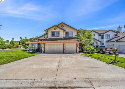 5650 Edgeview Dr - Photo 1