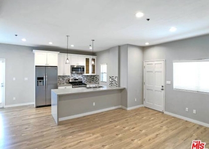 10560 Santa Monica - Photo 1