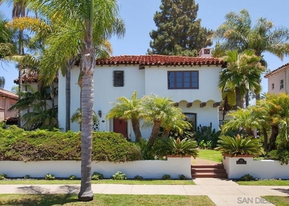 815 Alameda Boulevard - Photo 1