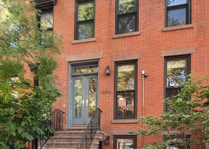 202 Bergen Street - Photo 1