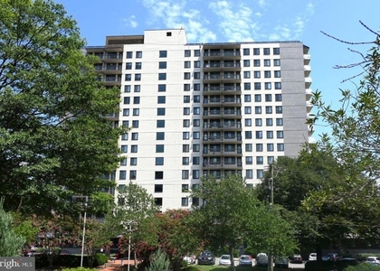 801 N Pitt Street - Photo 1