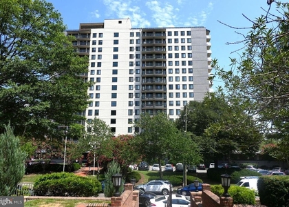 801 N Pitt Street - Photo 1